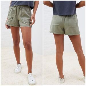 UpWest Mid Rise All Around Flowy Utility Shorts Size S